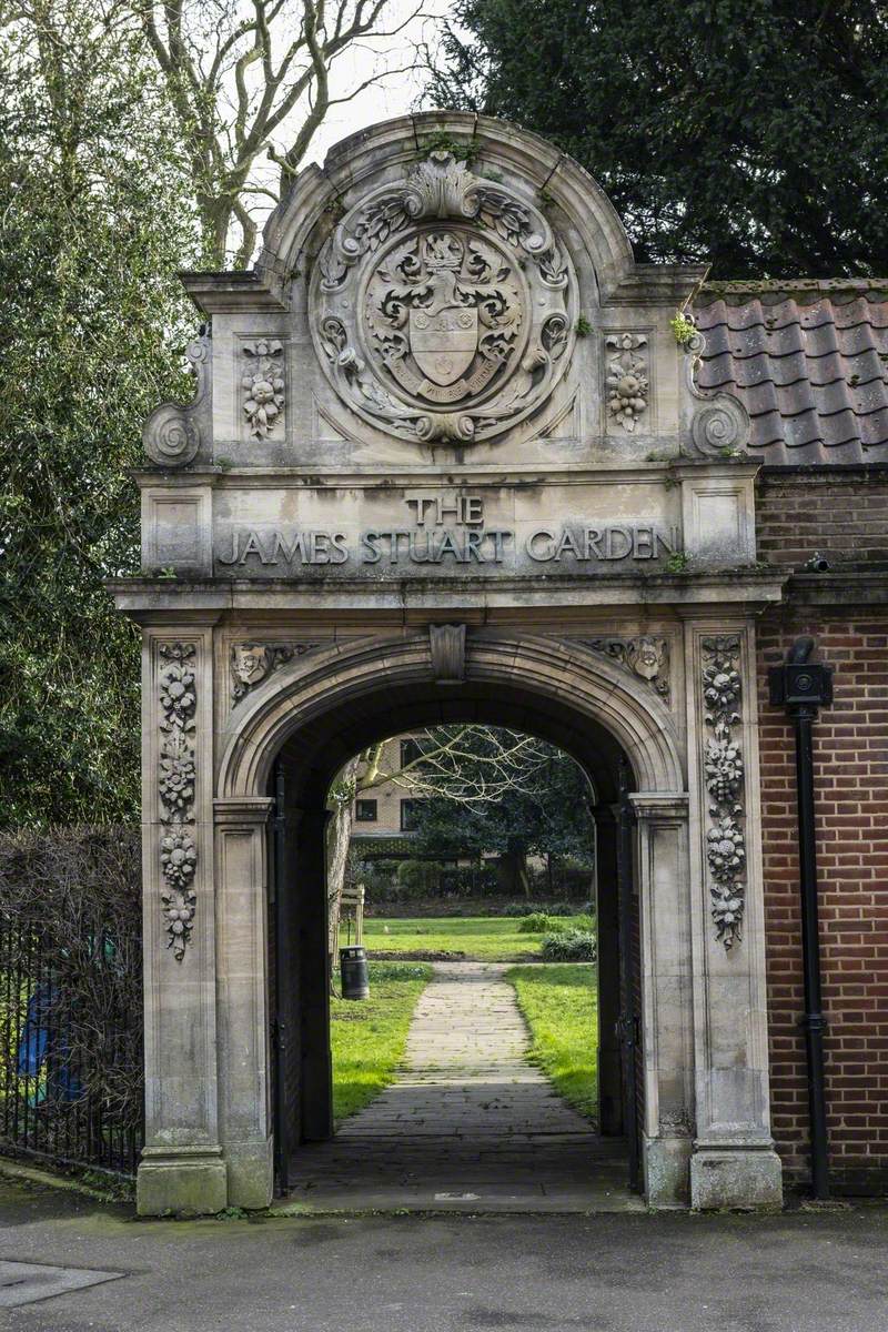 Stuart Court and Garden Art UK