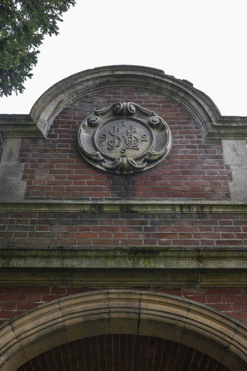 Stuart Court and Garden Art UK