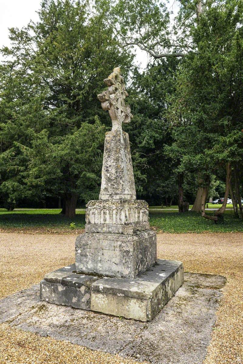 Fleur de lys Obelisk