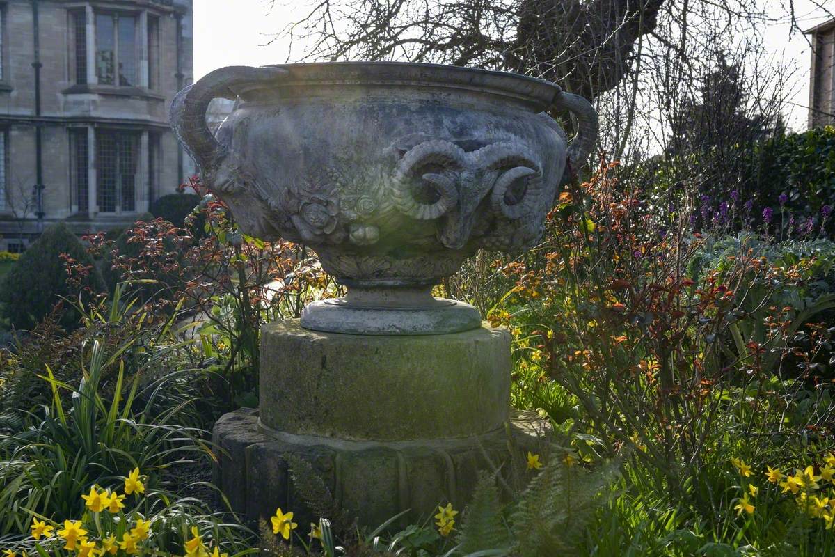 Urn – Fountain