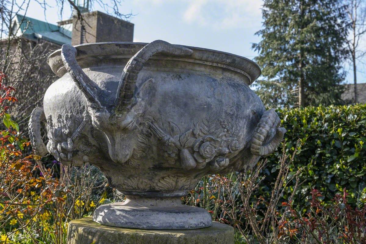 Urn – Fountain