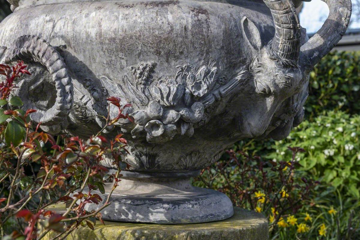 Urn – Fountain