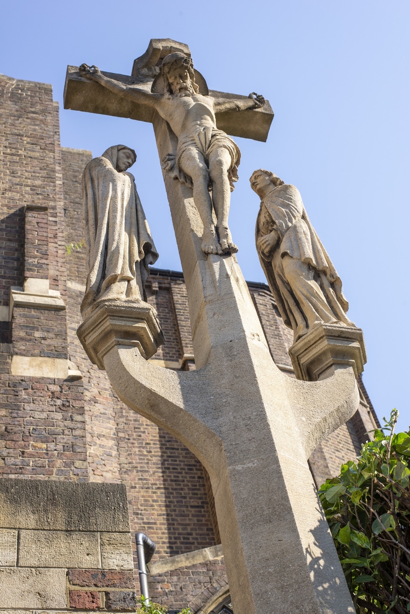 Calvary, Saint Joan, and Saint George with Reliefs