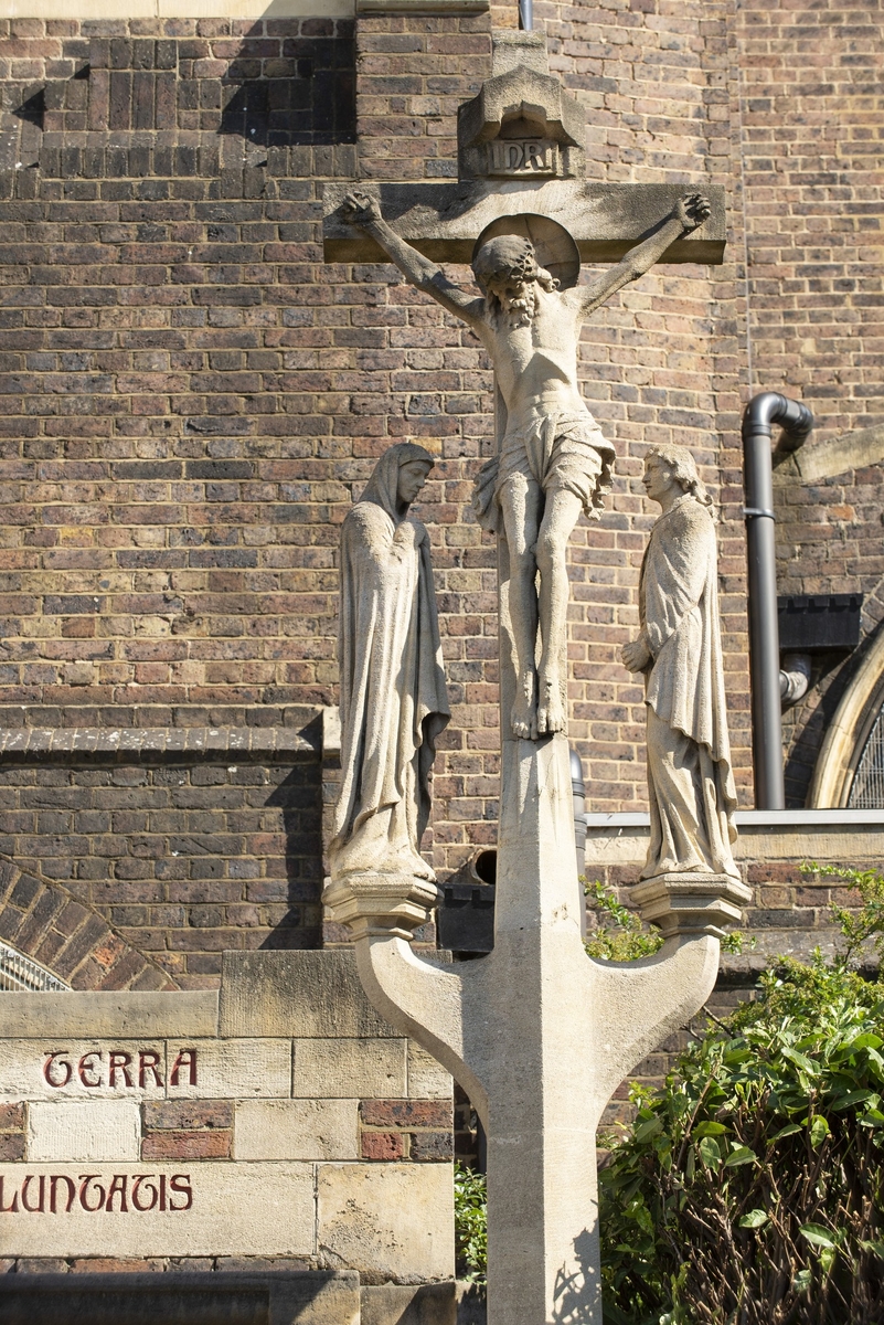 Calvary, Saint Joan, and Saint George with Reliefs