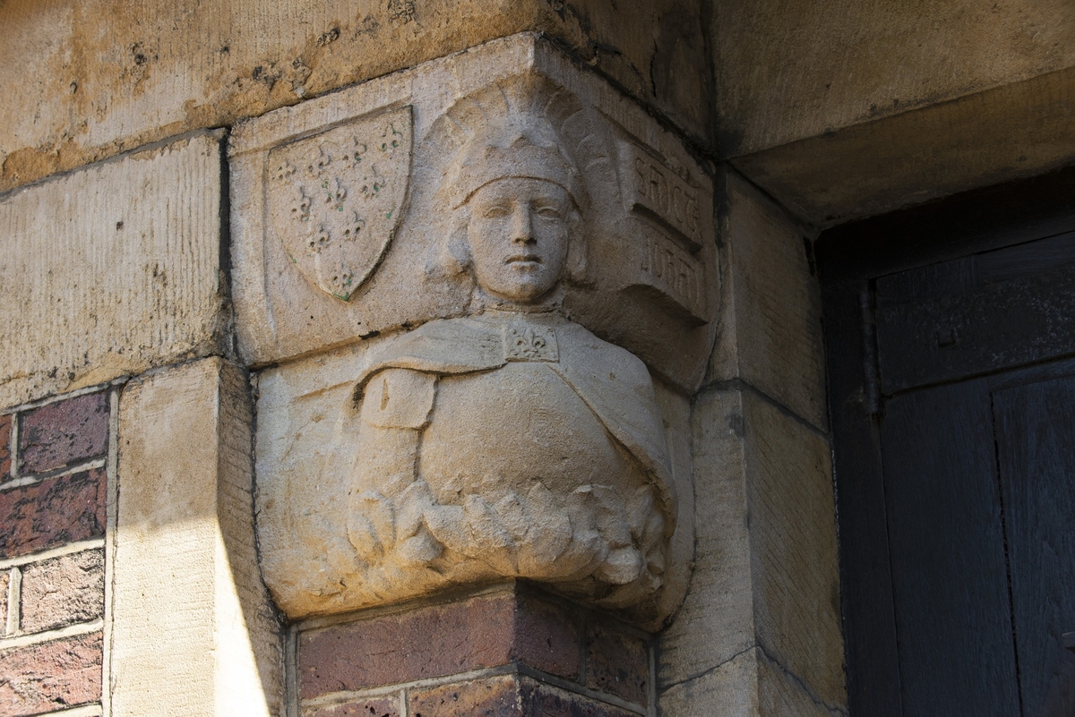 Calvary, Saint Joan, and Saint George with Reliefs