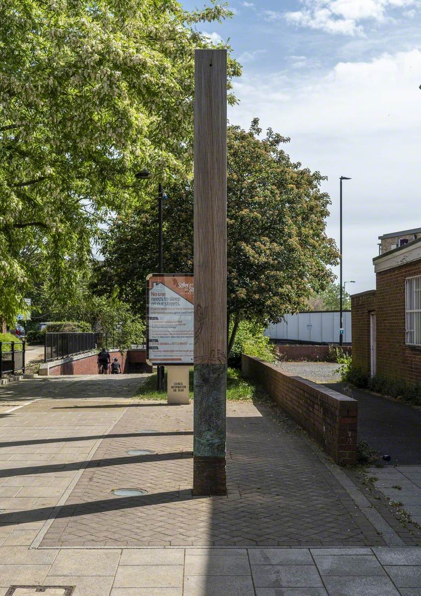 Riverside Gateway Totems