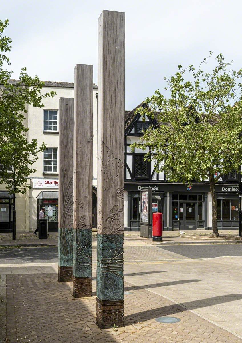 Riverside Gateway Totems