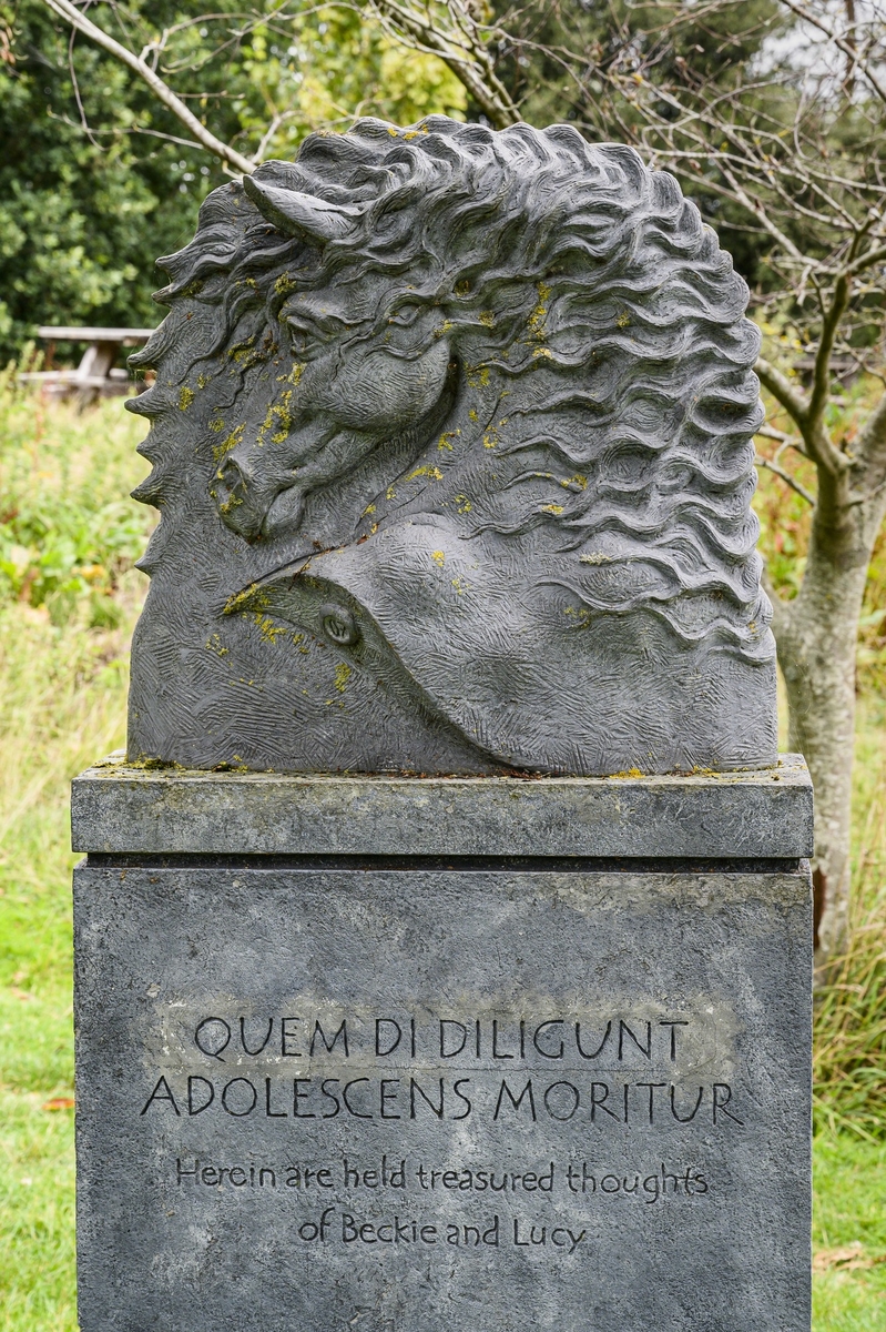 Memorial to Lucy and Rebecca Hassell