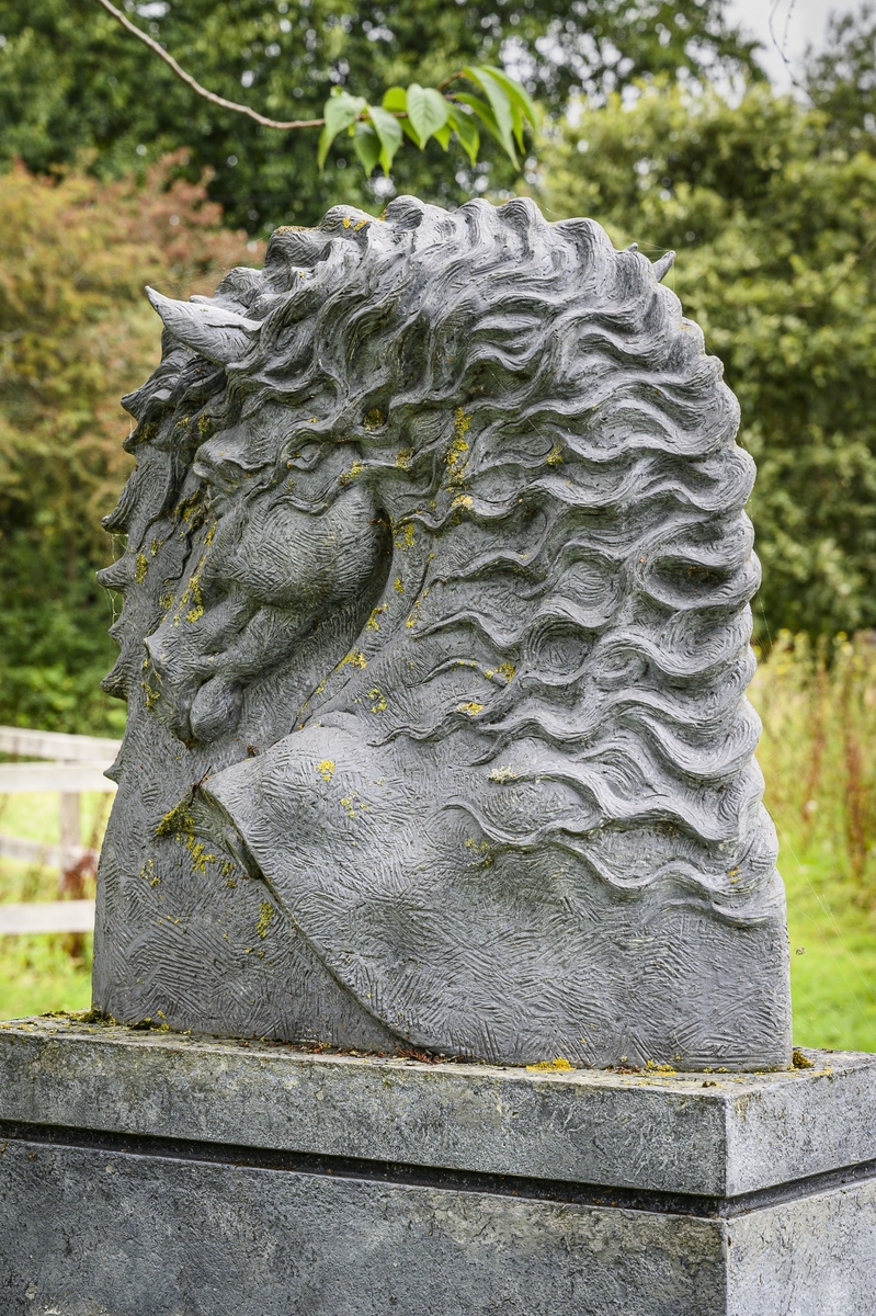 Memorial to Lucy and Rebecca Hassell