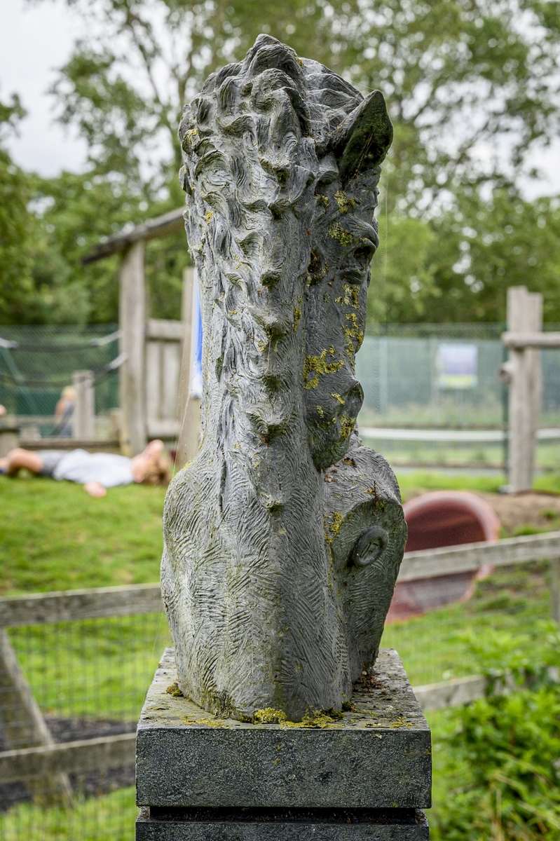 Memorial to Lucy and Rebecca Hassell