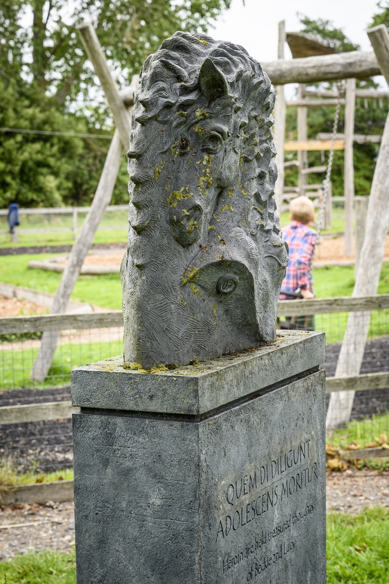 Memorial to Lucy and Rebecca Hassell