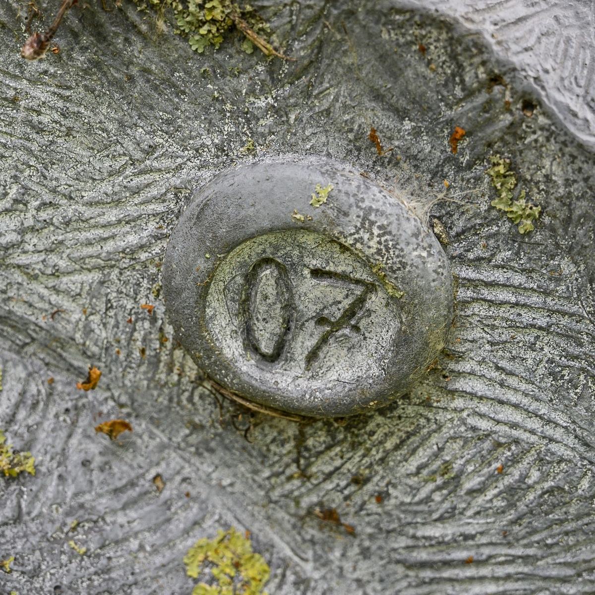 Memorial to Lucy and Rebecca Hassell