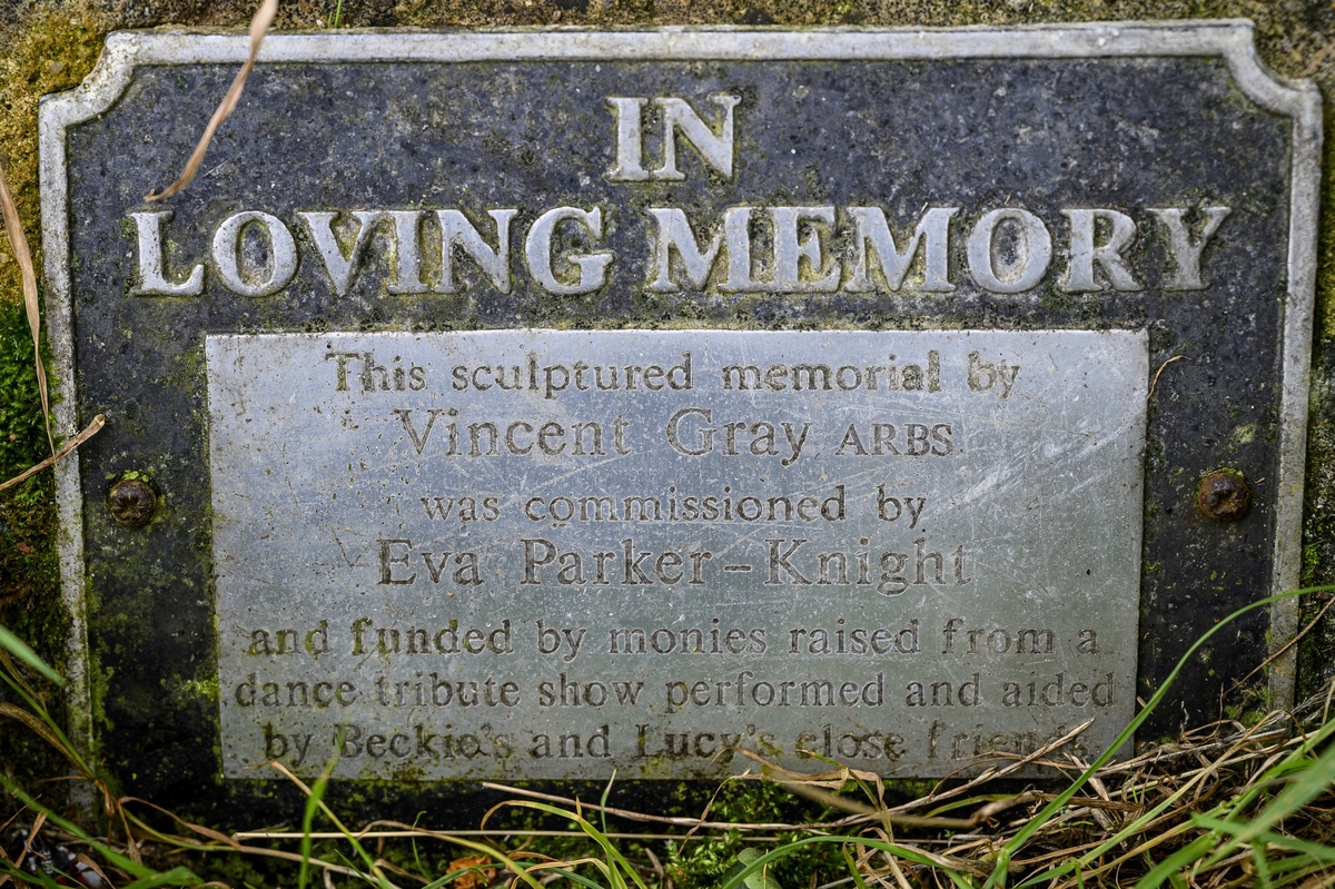 Memorial to Lucy and Rebecca Hassell