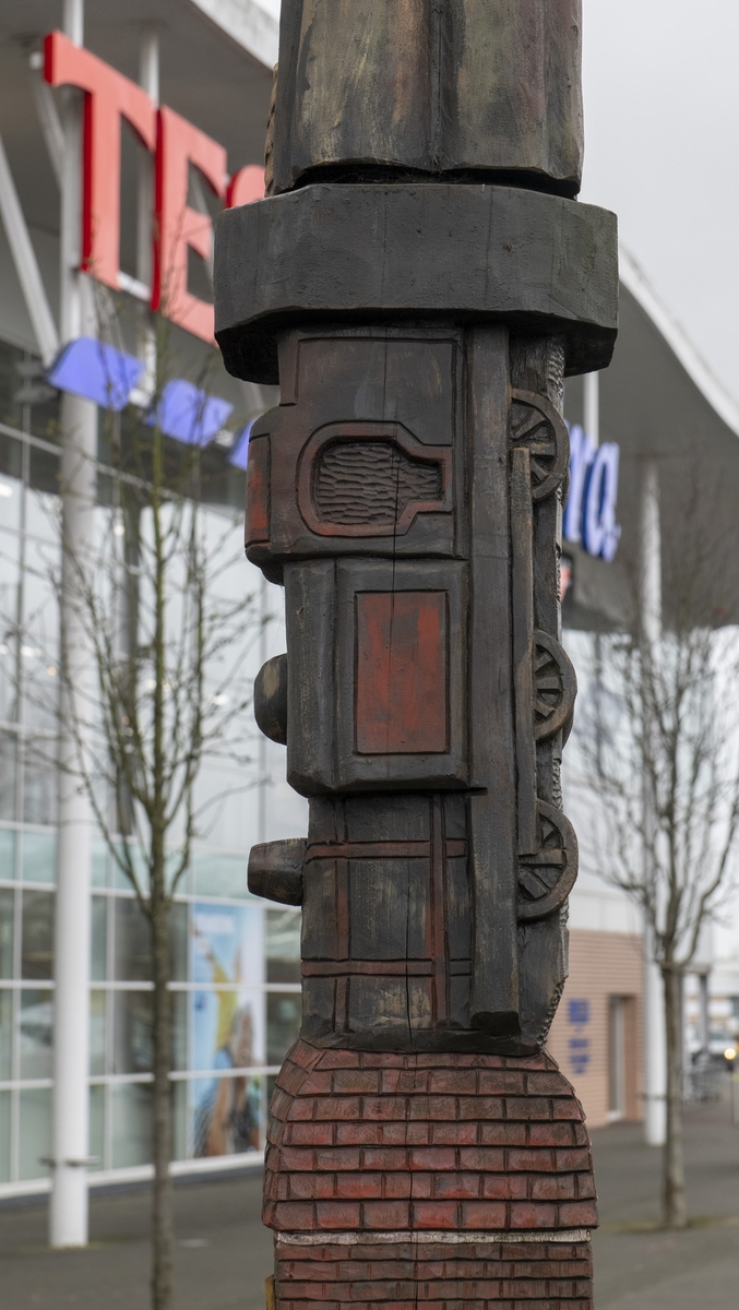 Havant Totem Poles