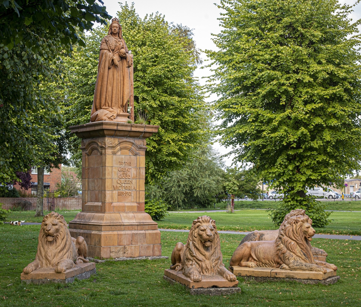 Queen Victoria (and Lions)