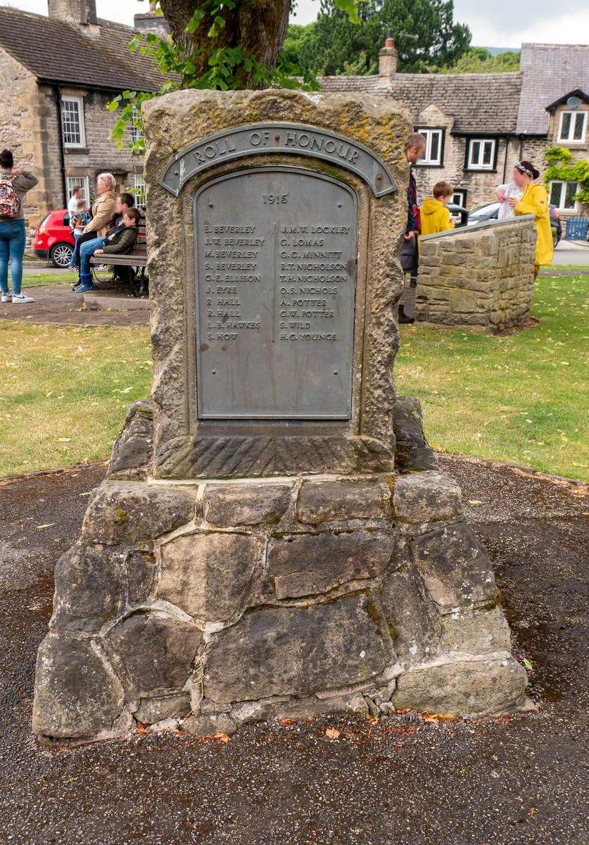 War Memorial with Arch and Lamp