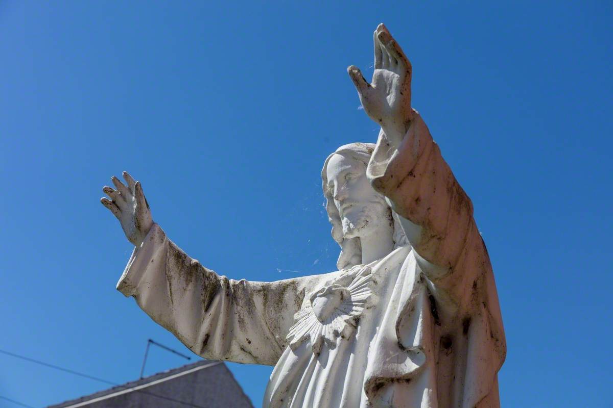 Sacred Heart of Christ Statue