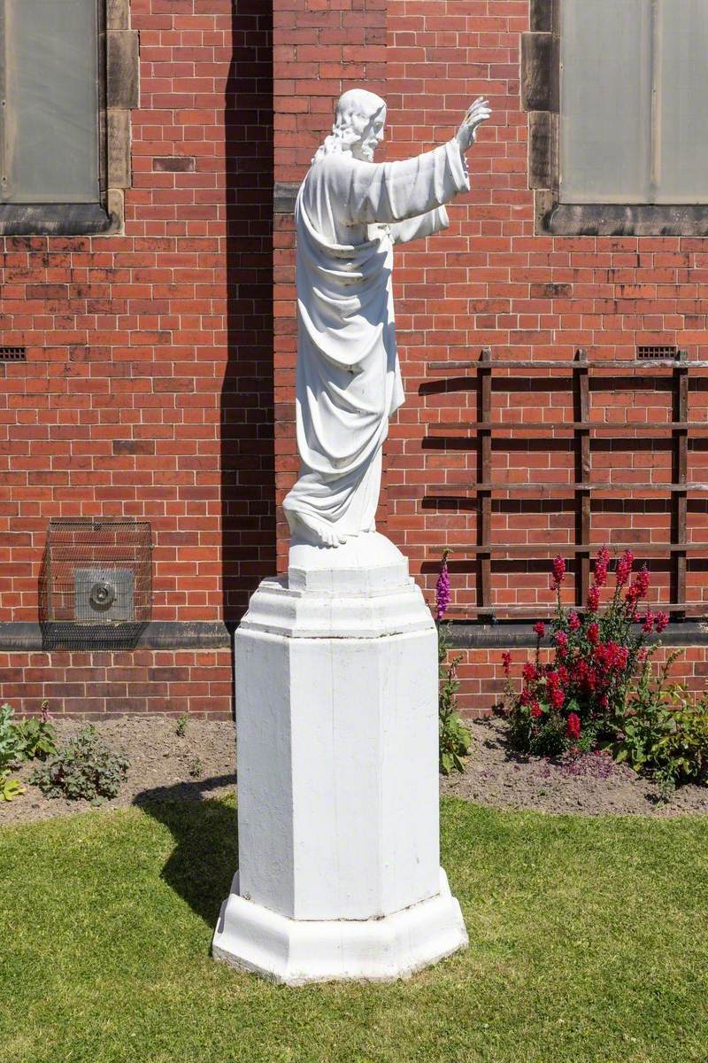 Sacred Heart of Christ Statue