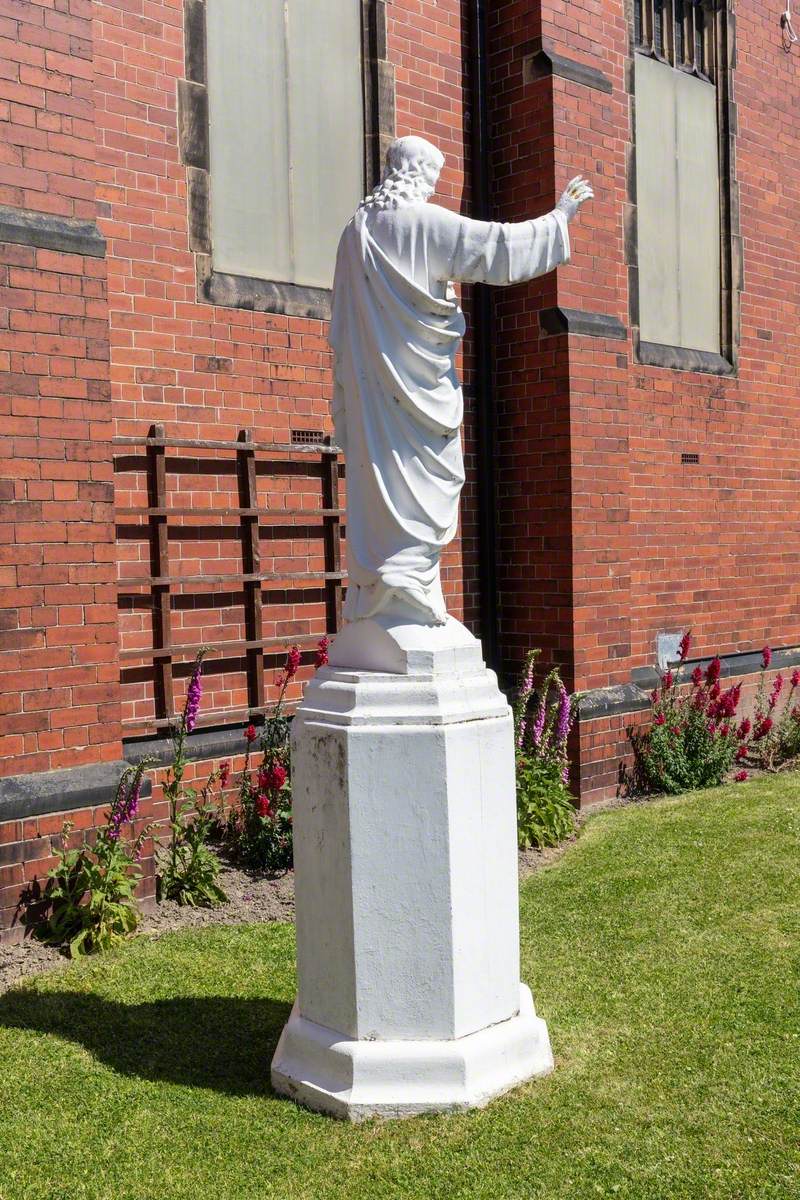 Sacred Heart of Christ Statue