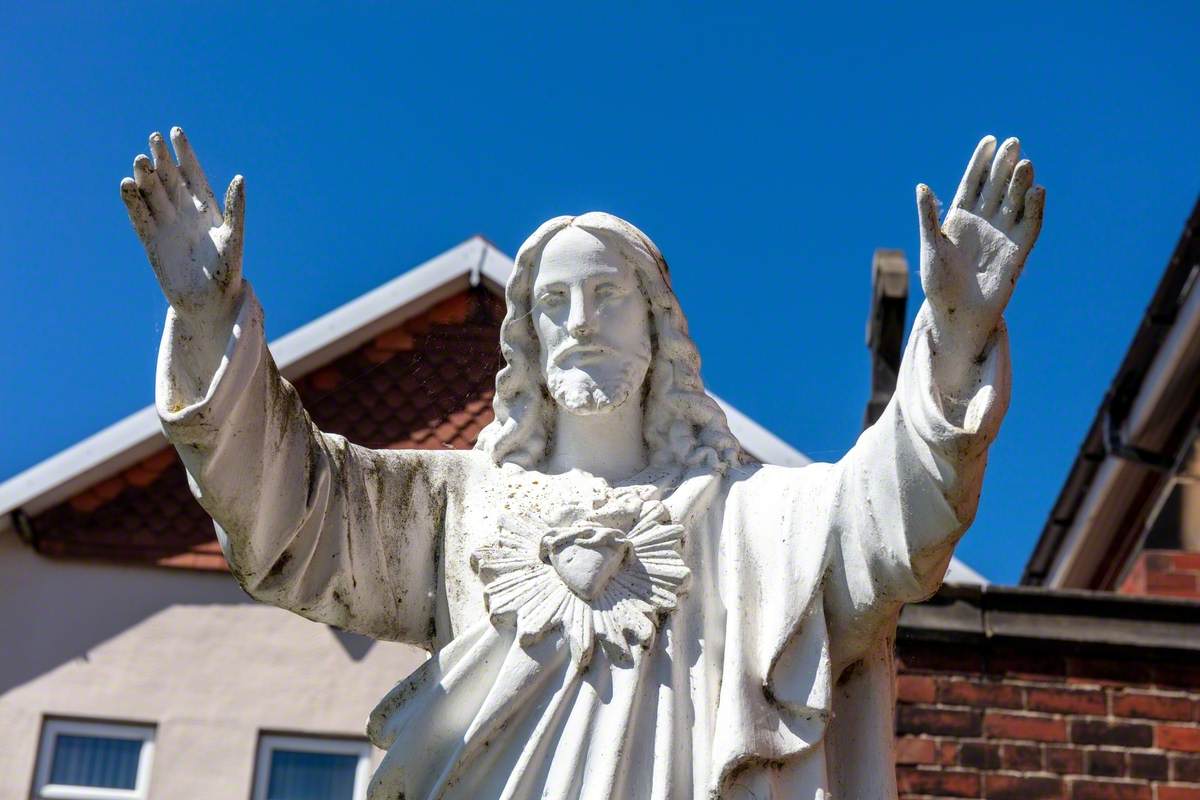 Sacred Heart of Christ Statue