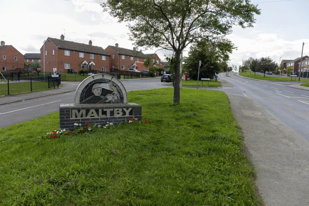 Tickhill Road Entrance Feature