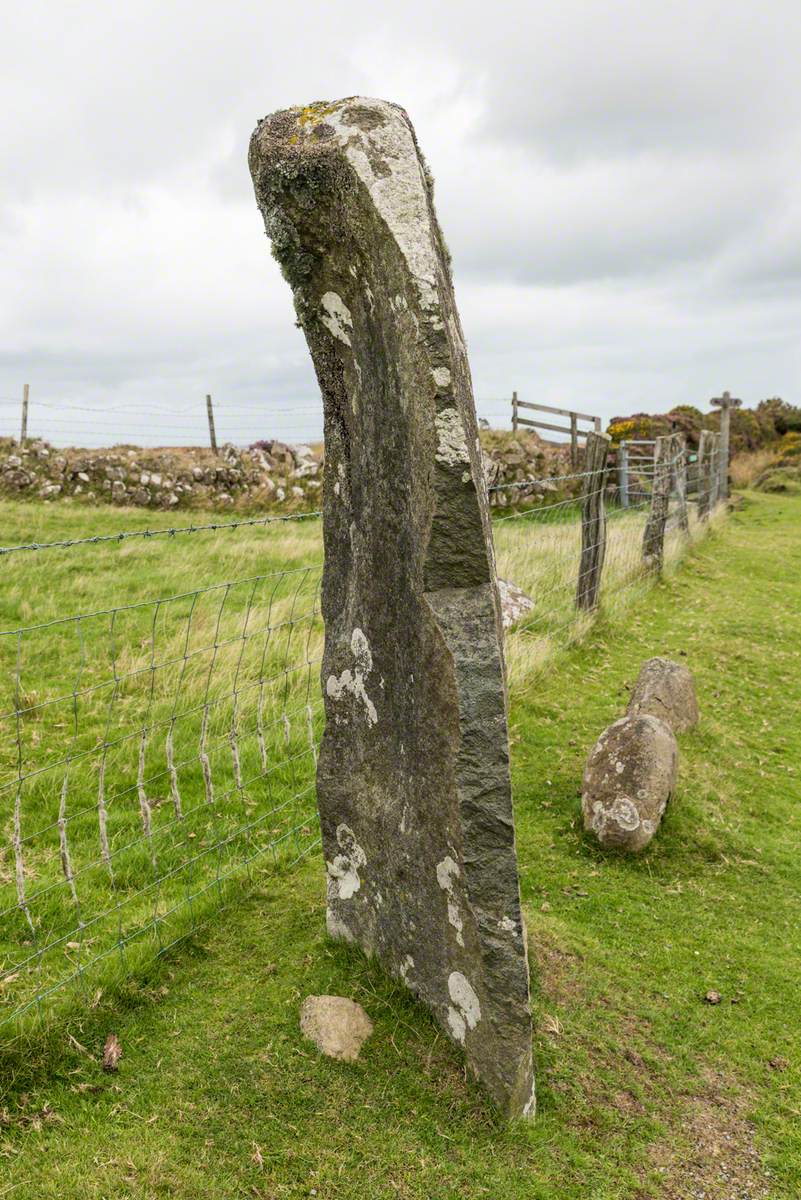 Bedd Morris Standing Stone Art UK