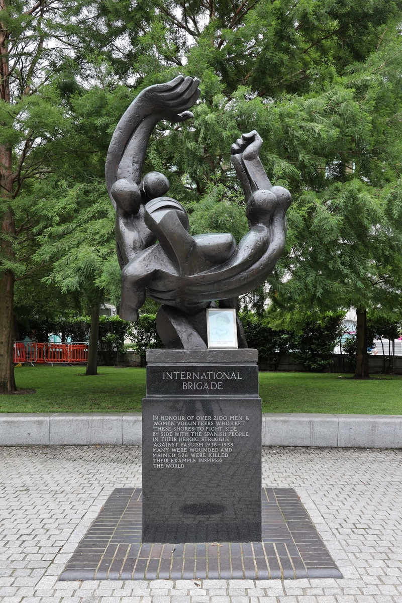 Memorial to the International Brigade