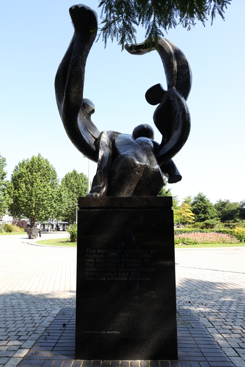 Memorial to the International Brigade