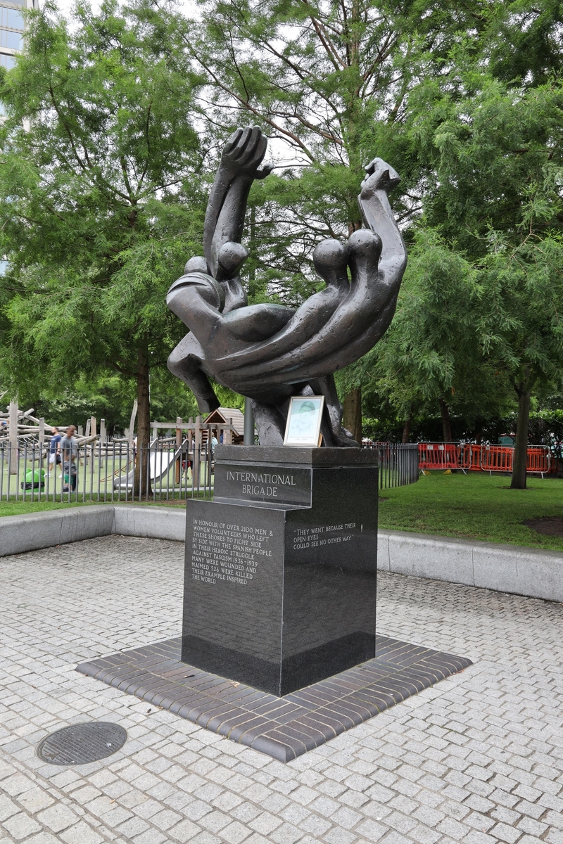 Memorial to the International Brigade