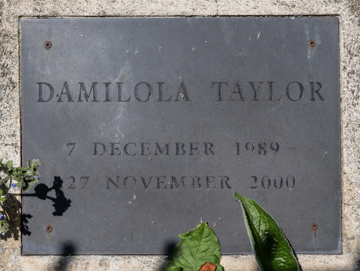 Memorial to Damilola Taylor (1989–2000)