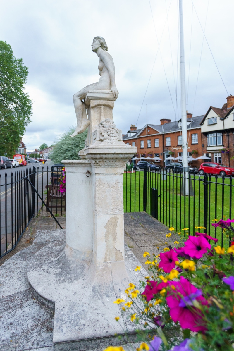 Memorial to Charles Frohman (1856–1915)