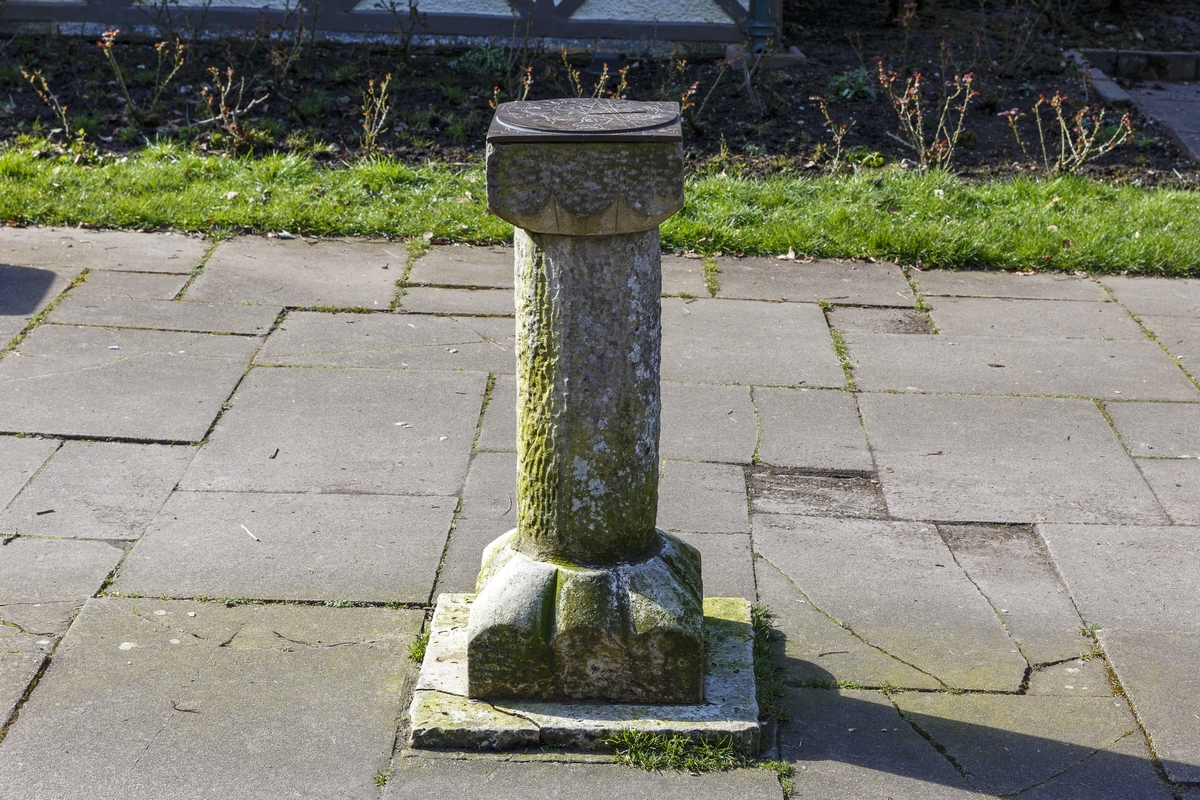 Memorial Sundial to PC Richard Webb