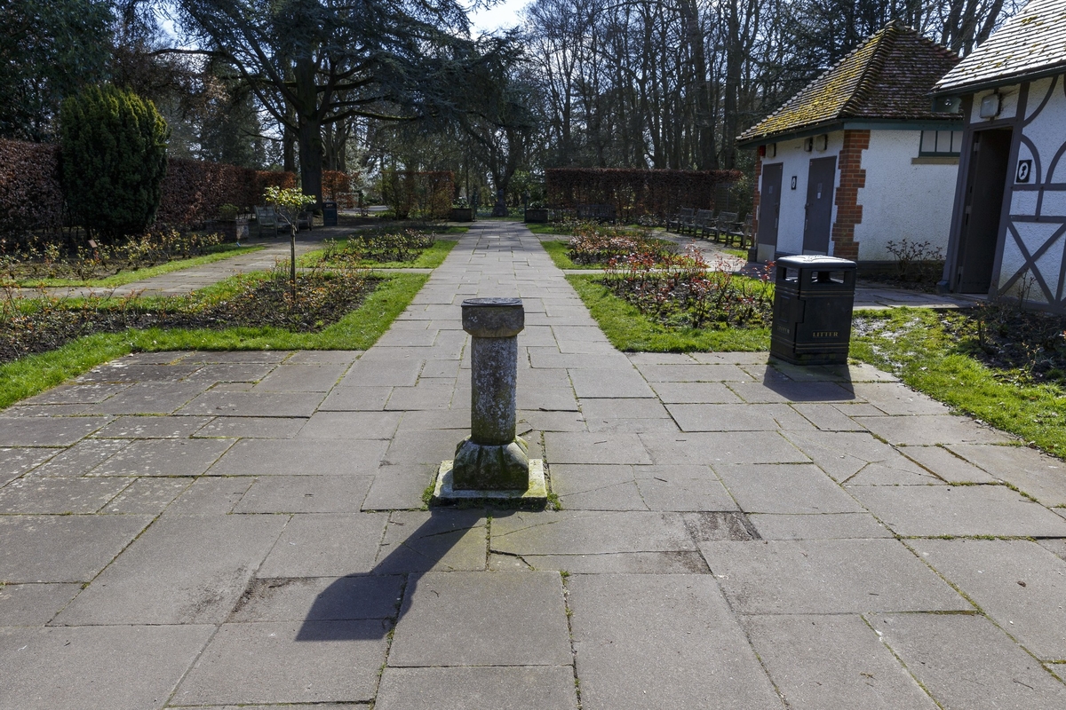 Memorial Sundial to PC Richard Webb