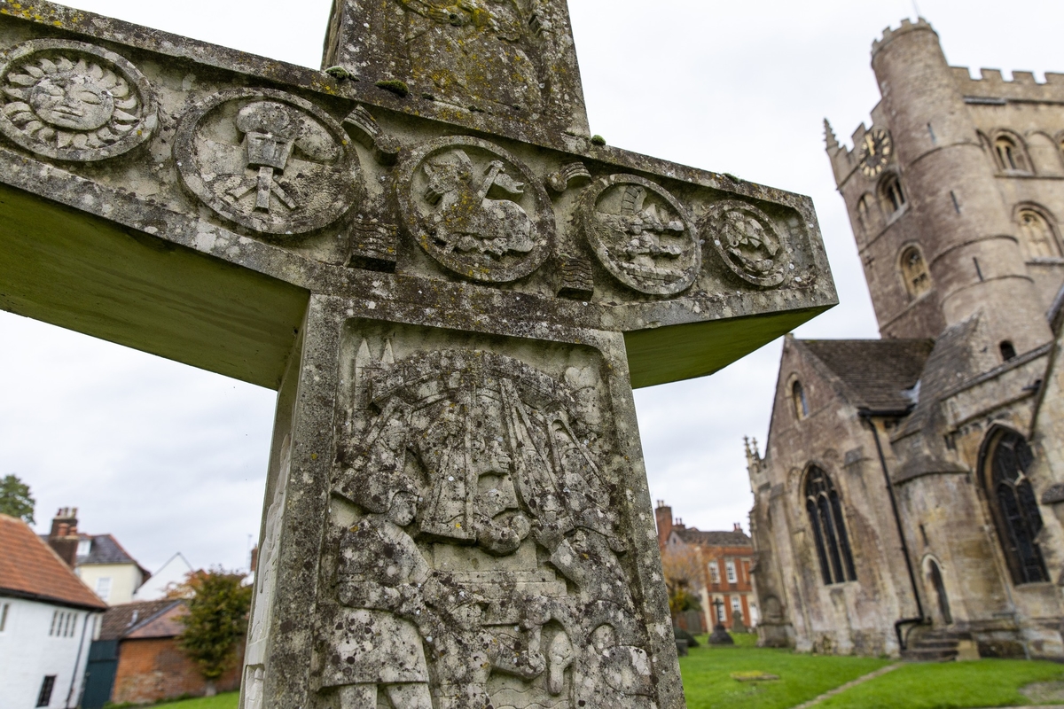 Milennium Cross