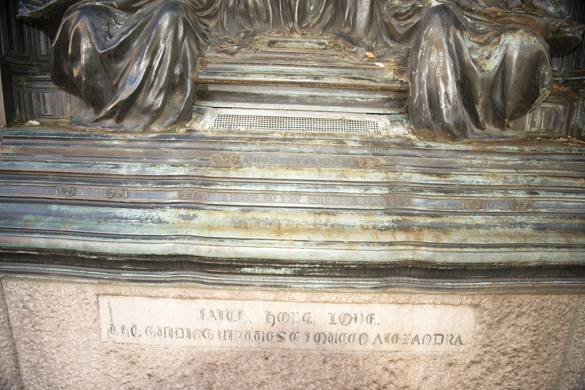 Memorial to Queen Alexandra (1844–1925)