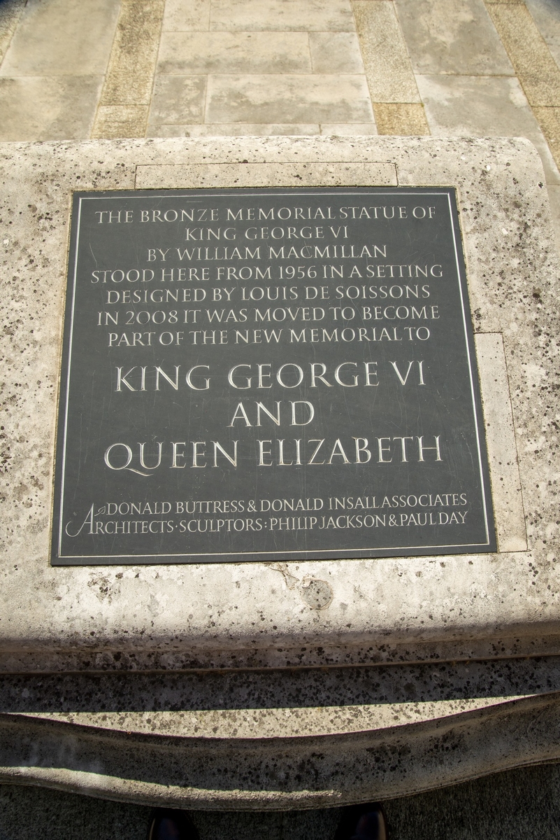 The New Memorial to George VI and Queen Elizabeth