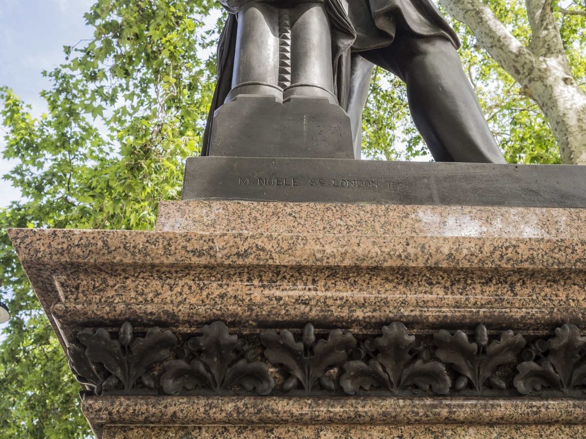 Monument to Sir Robert Peel (1788–1850)