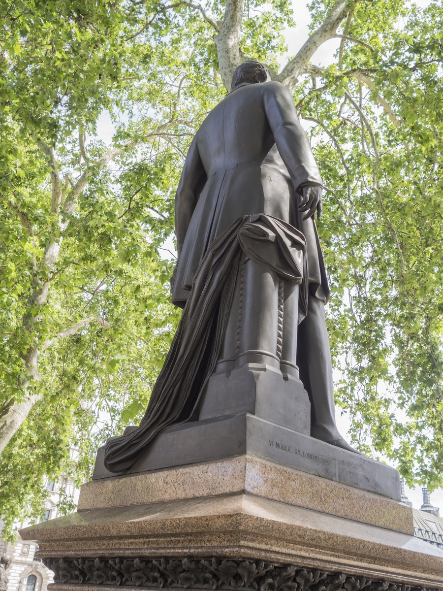 Monument to Sir Robert Peel (1788–1850)