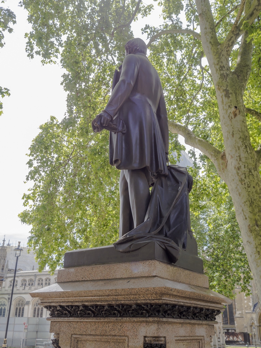 Monument to Sir Robert Peel (1788–1850)