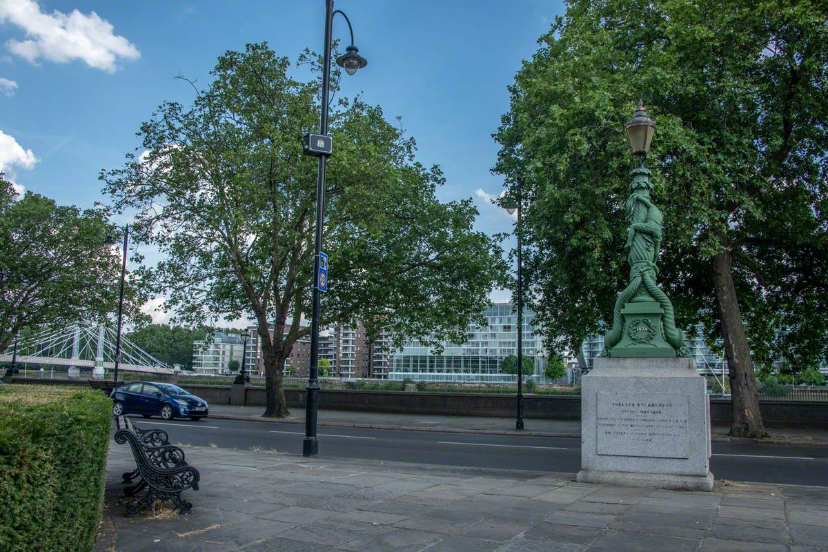 Chelsea Embankment Memorial Lamps