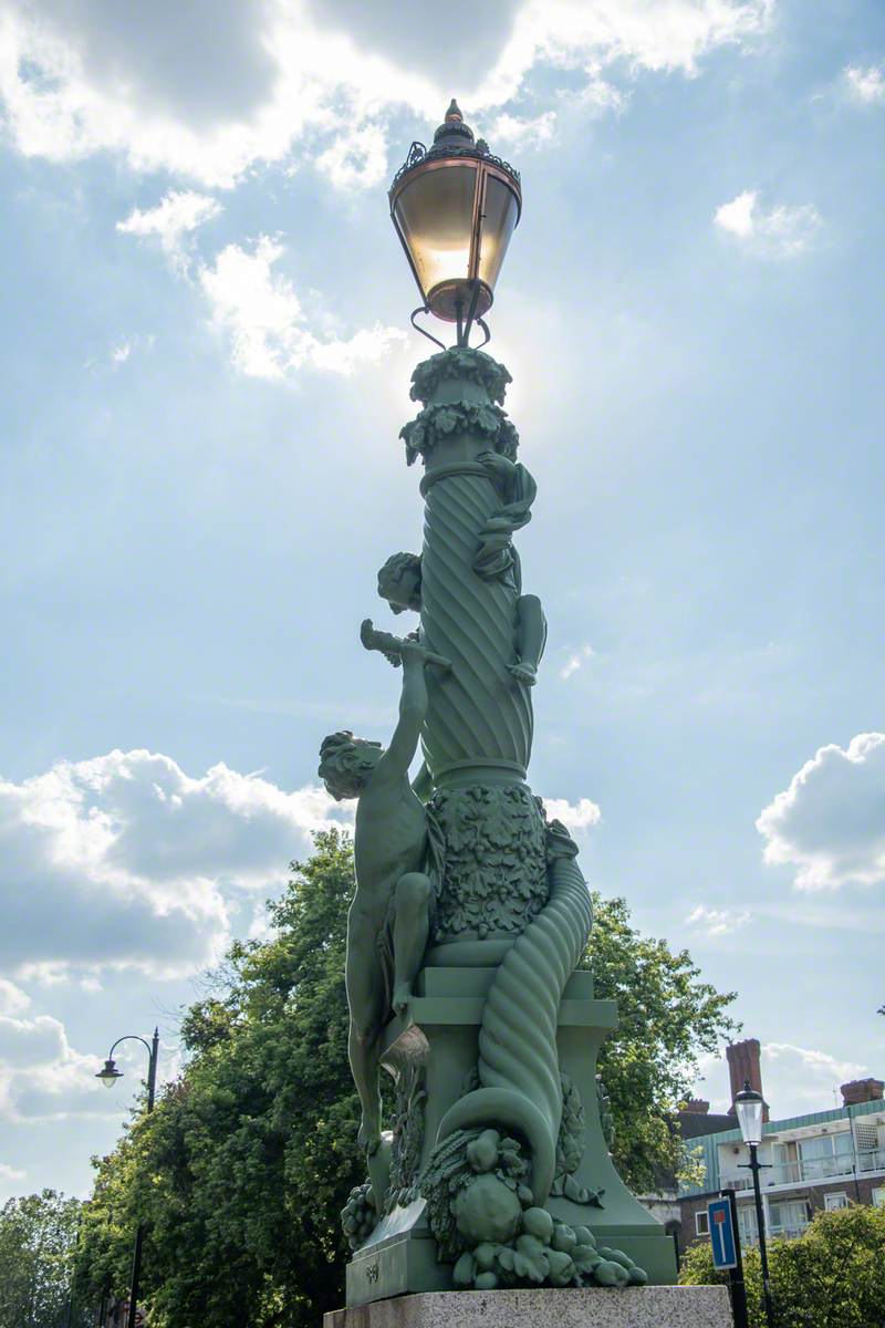 Chelsea Embankment Memorial Lamps