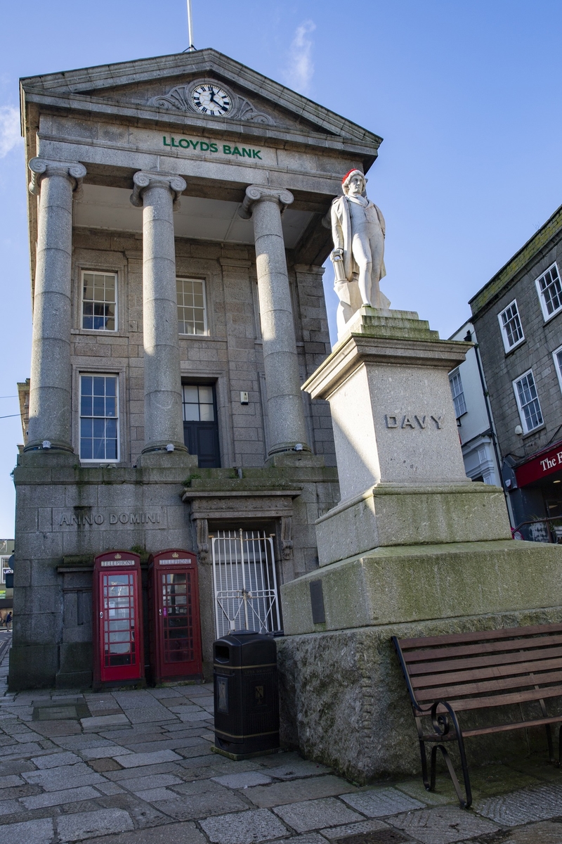 Sir Humphry Davy (1778–1829)