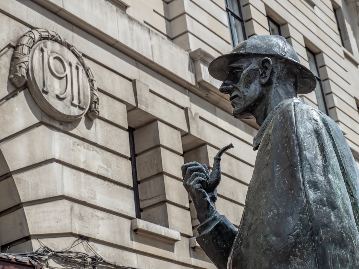 Sherlock Holmes Statue