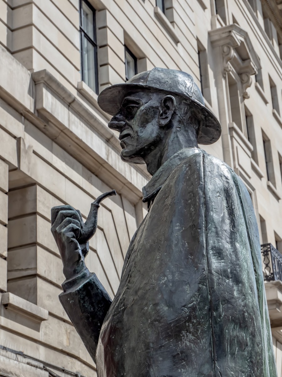 Sherlock Holmes Statue