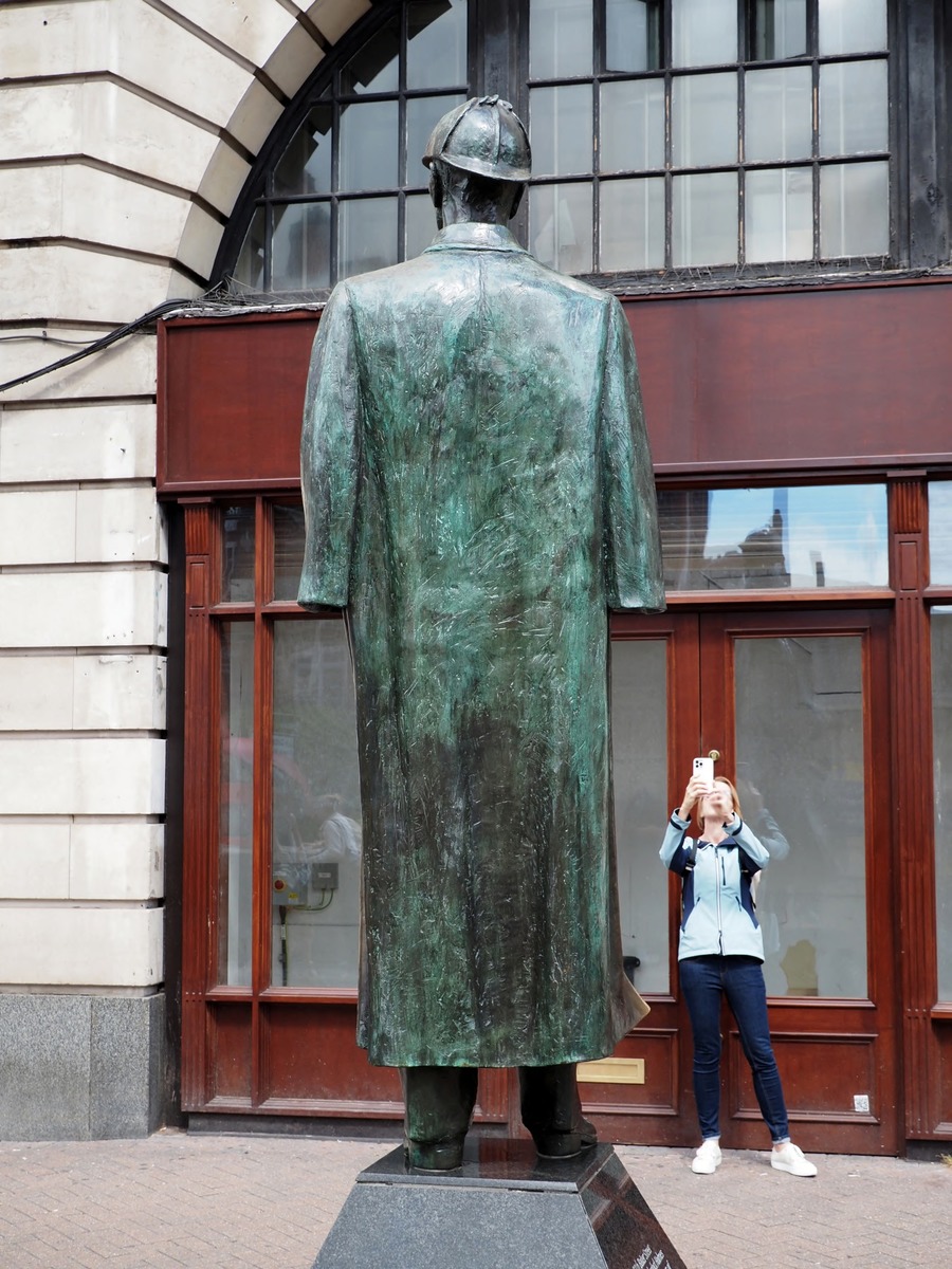 Sherlock Holmes Statue