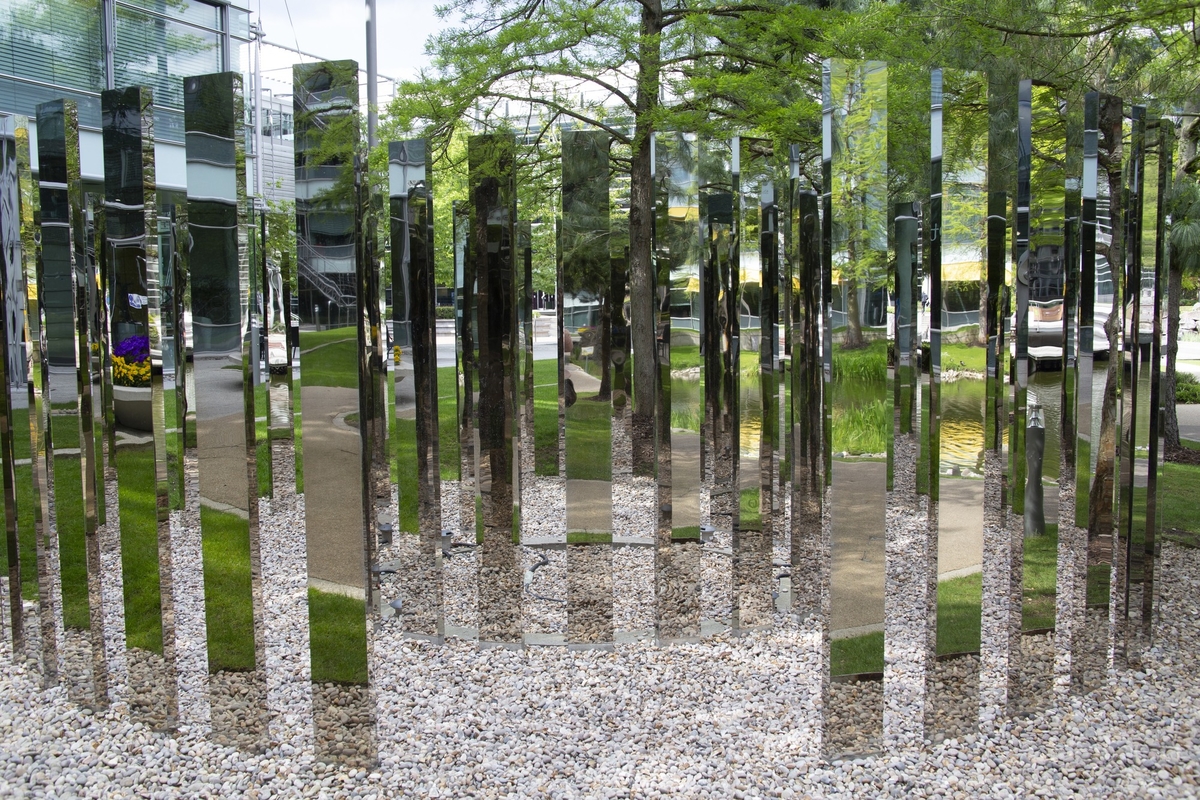 Two-Way Mirror Labyrinth