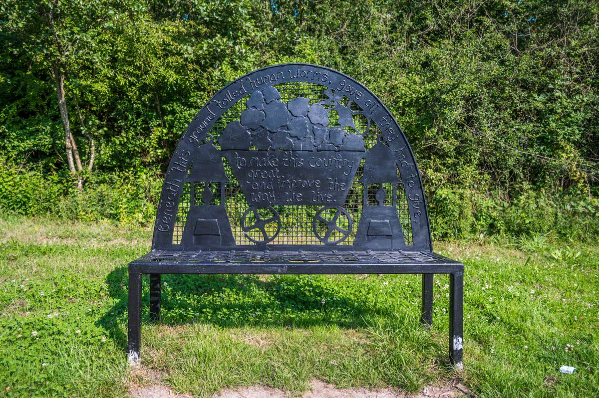 Sutton Manor Heritage Benches