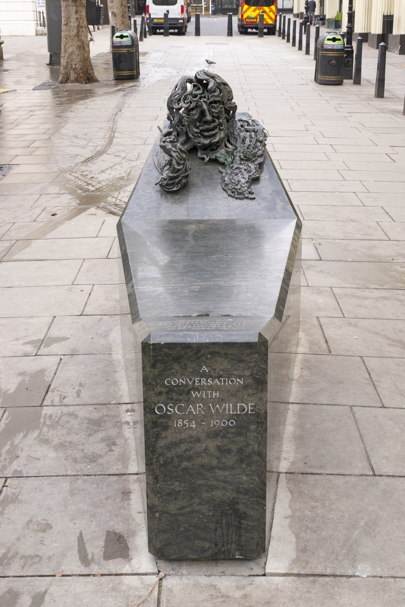 A Conversation with Oscar Wilde
