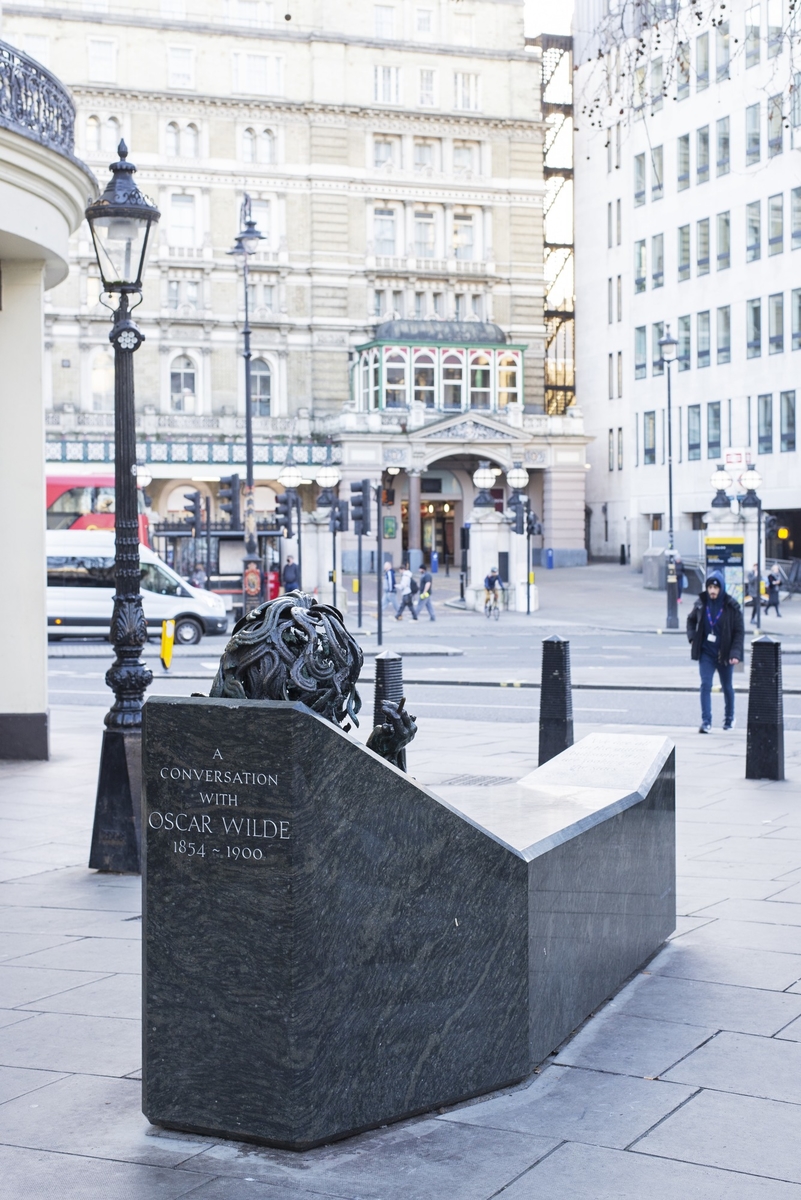 A Conversation with Oscar Wilde