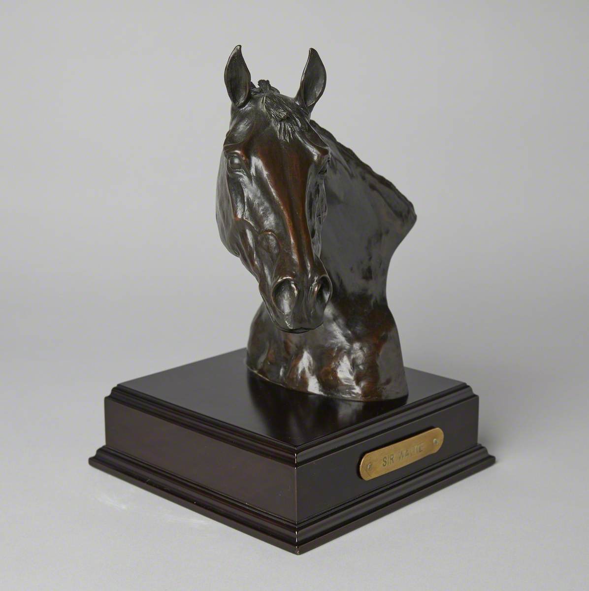 Bust of Sir Wattie, the Scott Family Racehorse
